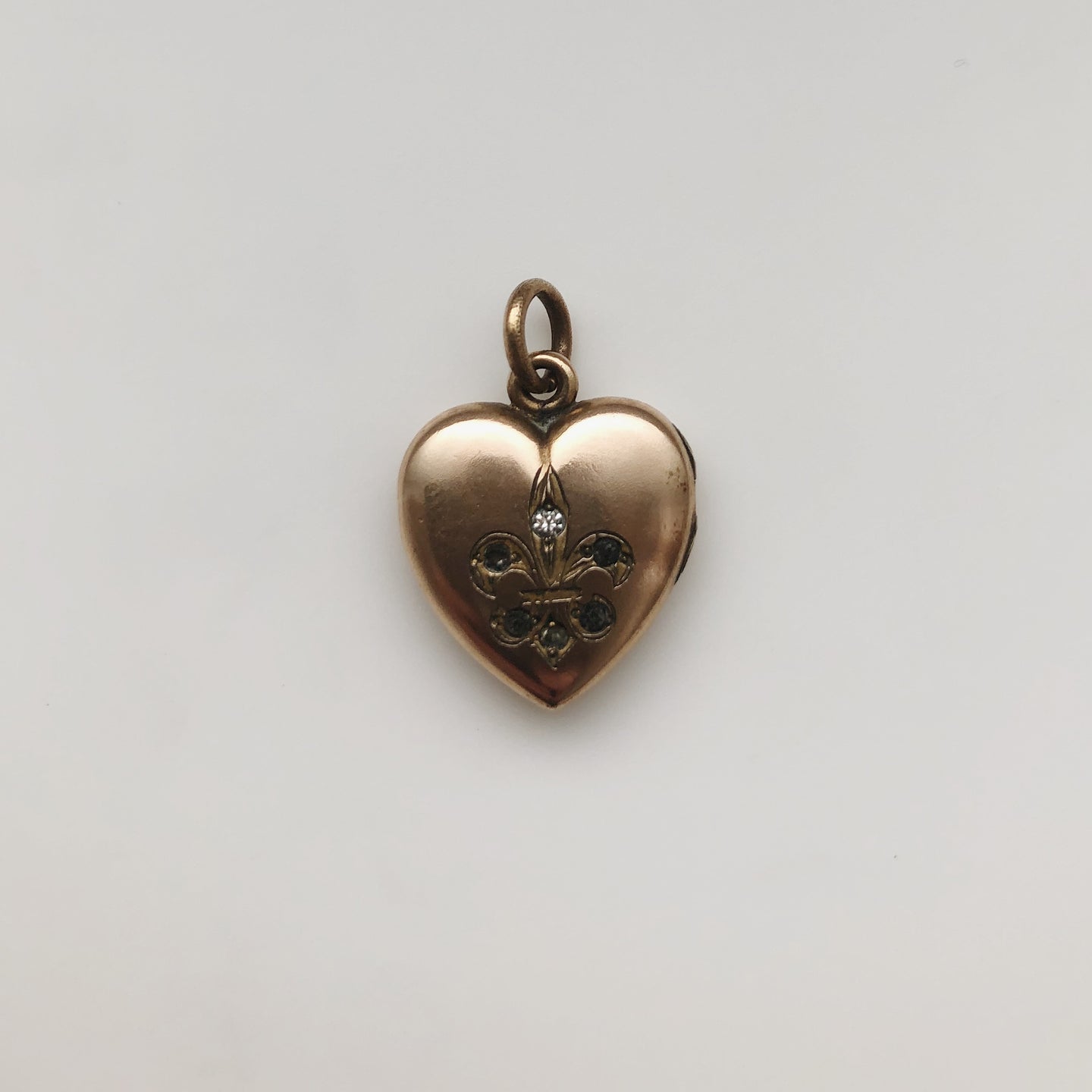 Antique Victorian 12CT Gold Filled Fleur-de-Lis Heart Locket by Wightman & Hough, c 1910